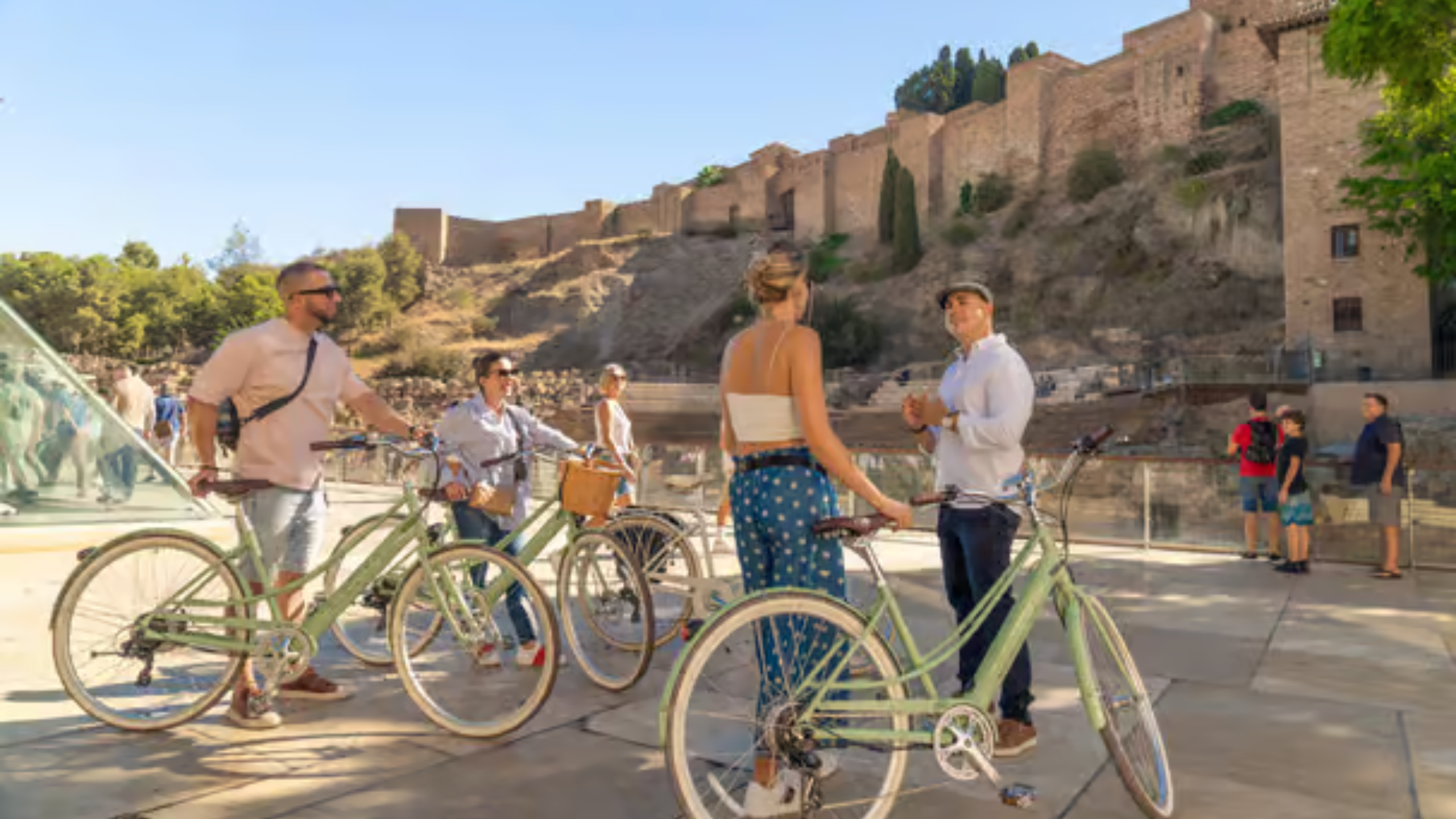 Malaga Highlights & Hidden Gems: The Iconic Vintage Bike Tour